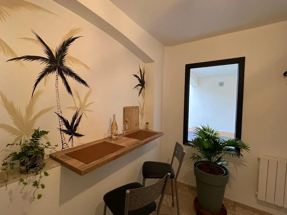 Chambre Au Calme Avec Spa Privatif Gratuit Sud Aveyron Les Palmiers Des Causses Saint-Rome-de-Tarn Отель типа 